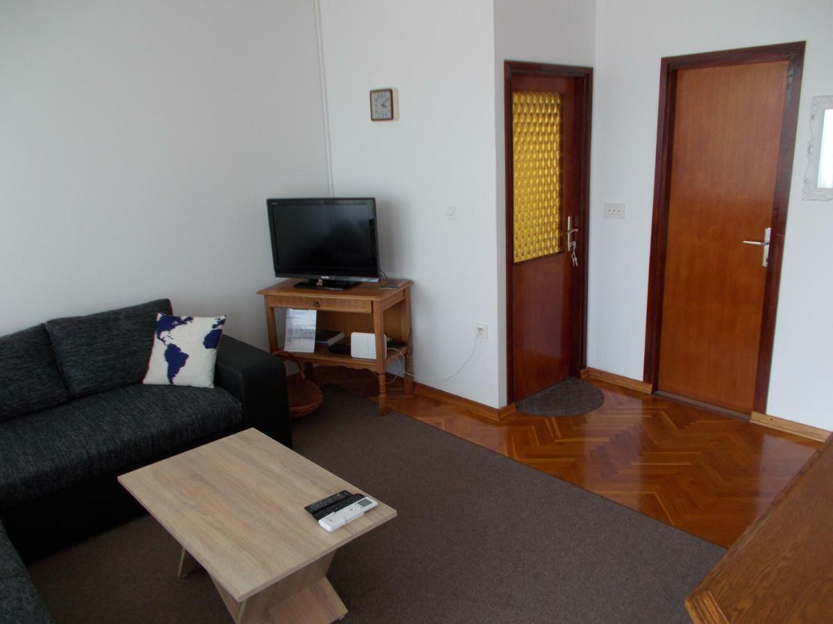 Apartment Dora 1 Jakisnica Lun  Exterior foto
