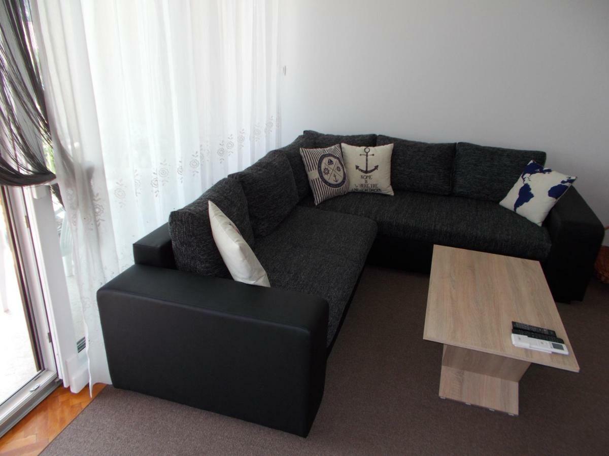 Apartment Dora 1 Jakisnica Lun  Exterior foto